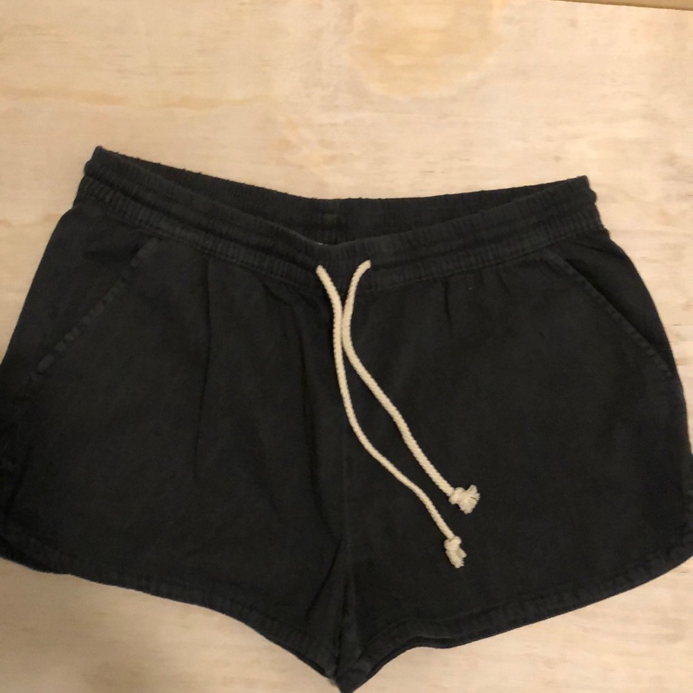 NEW WITH TAGS — American Eagle soft shorts with pockets.
